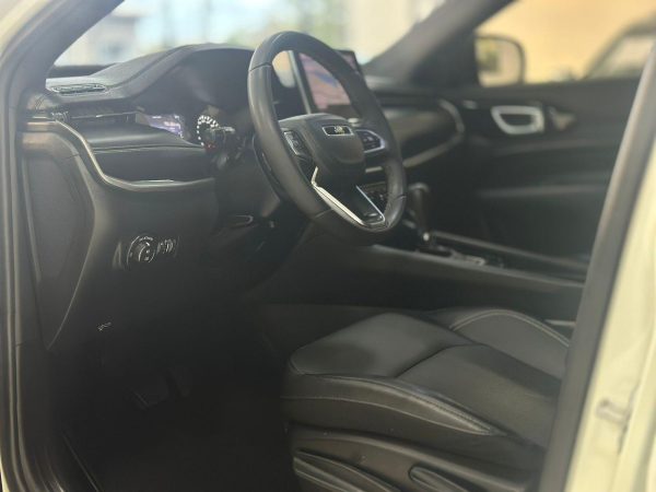 Jeep - Compass LONG. T270 1.3 TB 4x2 Flex Aut. - Image 13