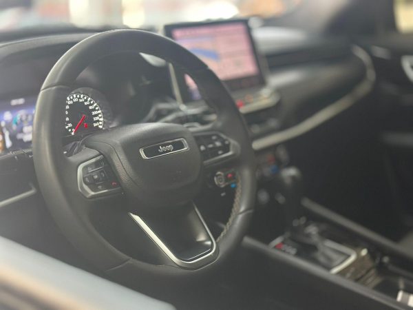 Jeep - Compass LONG. T270 1.3 TB 4x2 Flex Aut. - Image 12